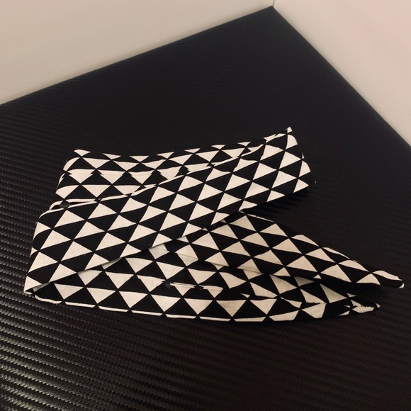 Abstract Multi-Style Wrap Headband - Picture 8 of 8